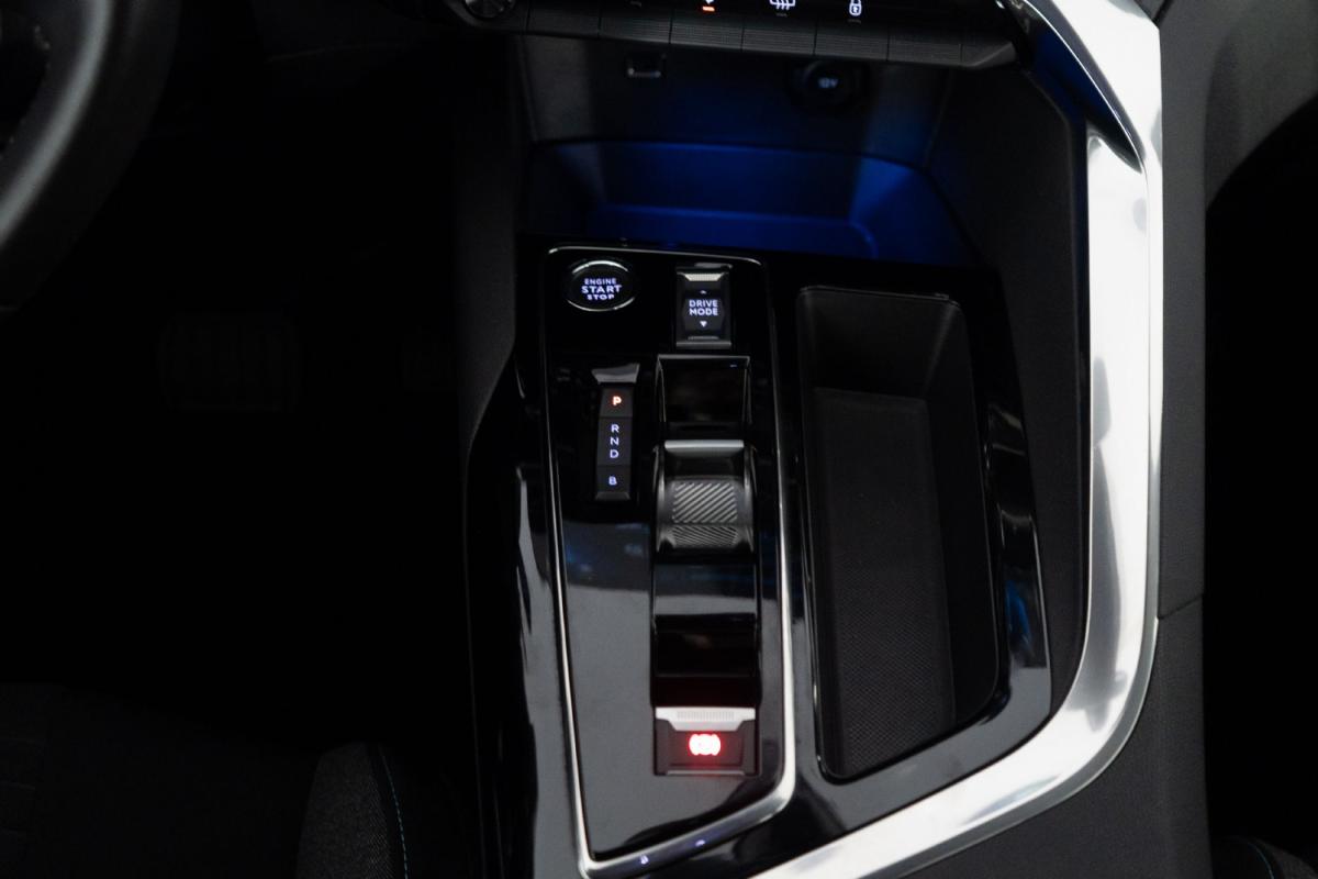 peugeot-3008-2023-hibrido-a-gasolina-1598cc
