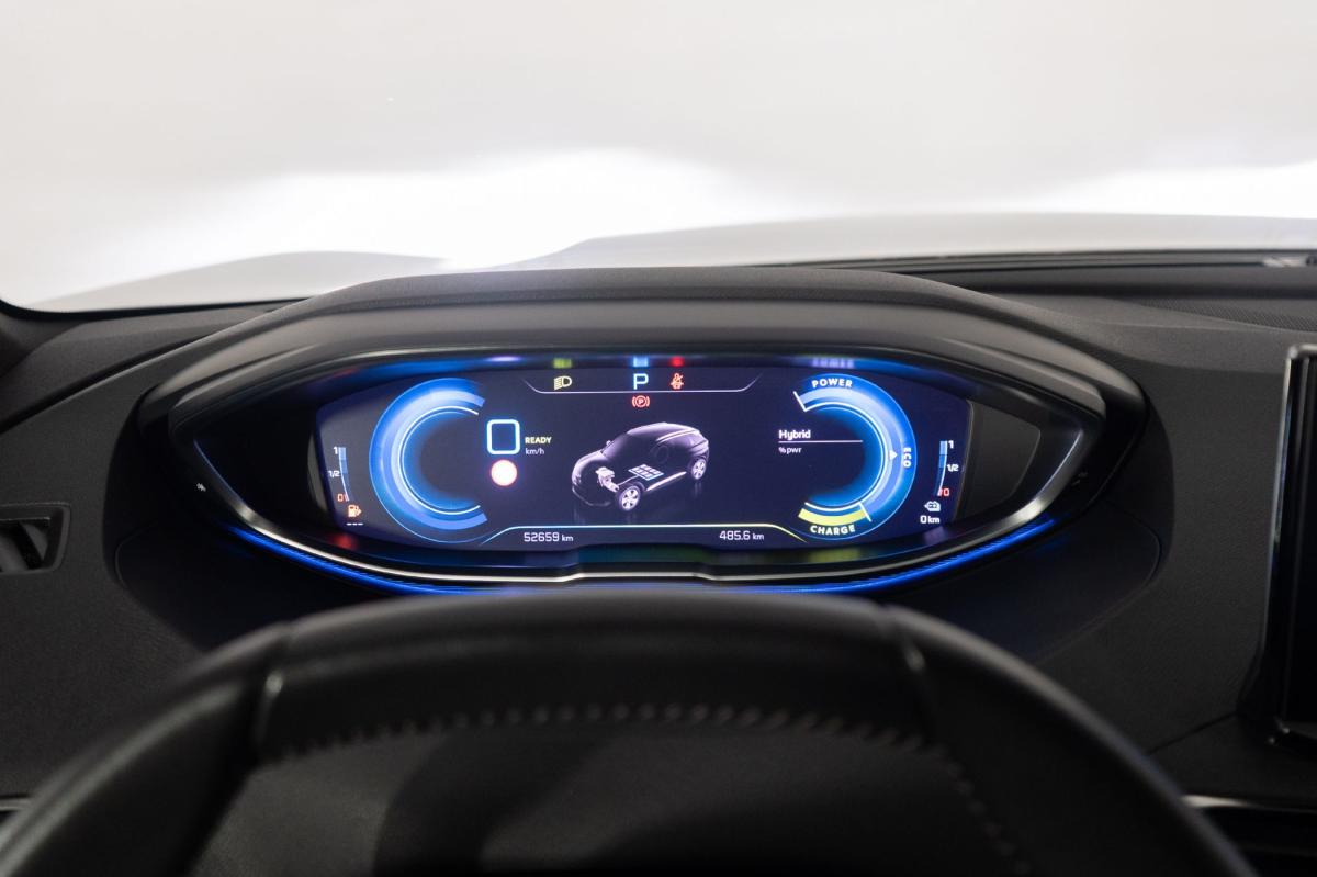 peugeot-3008-2023-hibrido-a-gasolina-1598cc