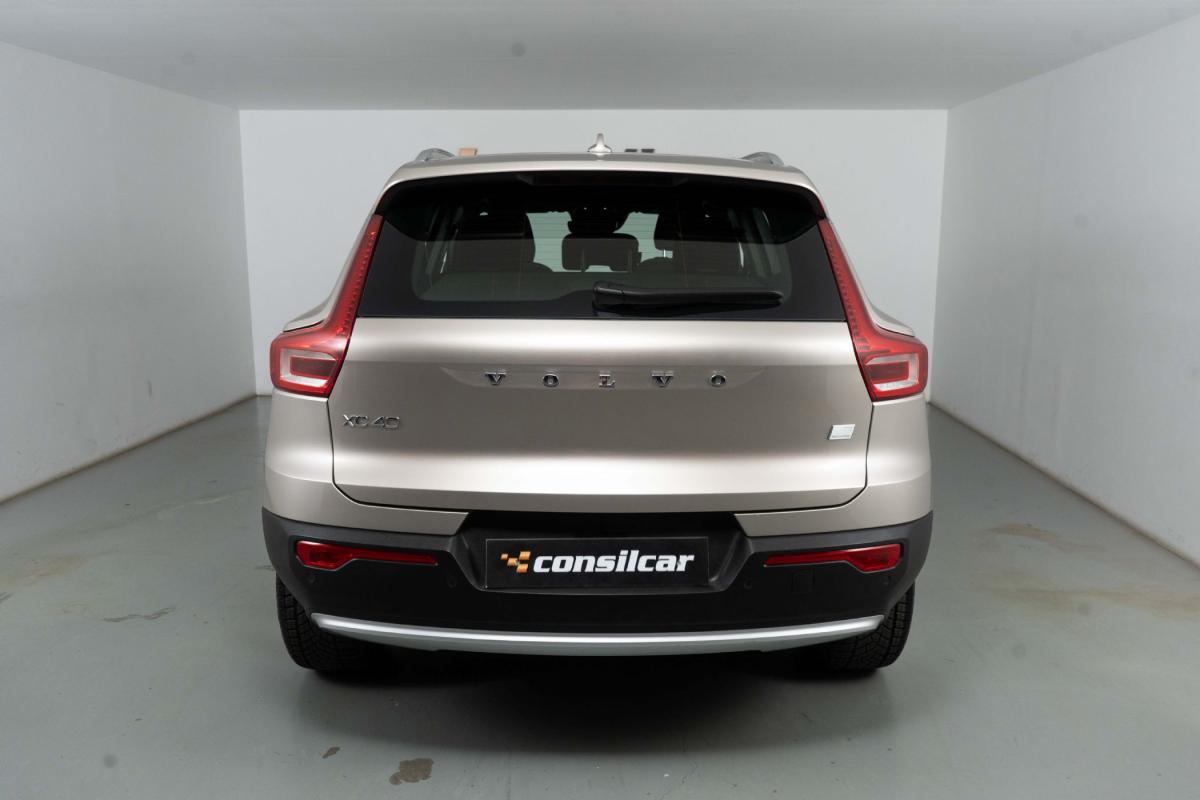 volvo-xc40-2022-hibrido-a-gasolina-1477cc