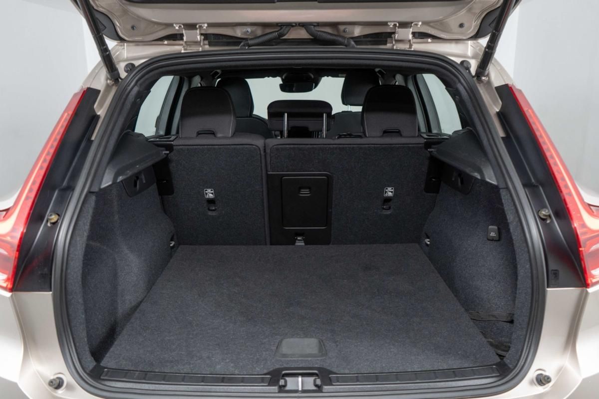 volvo-xc40-2022-hibrido-a-gasolina-1477cc