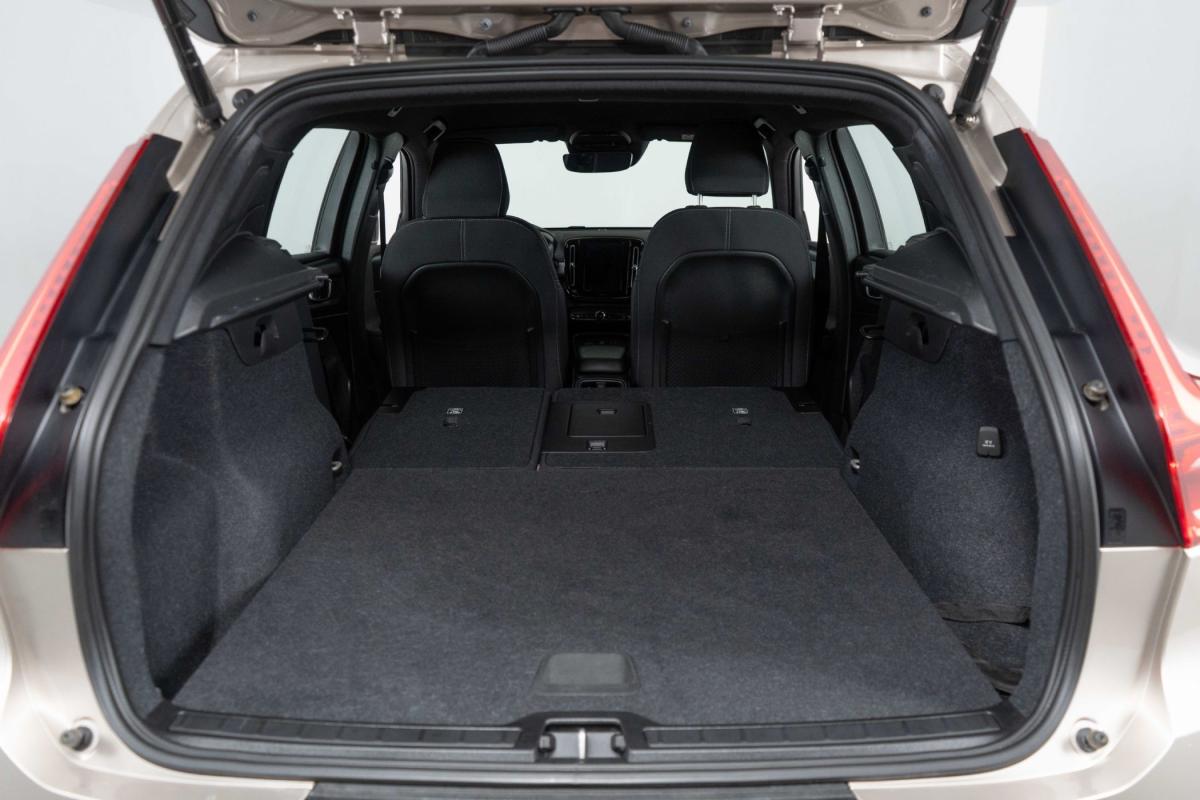 volvo-xc40-2022-hibrido-a-gasolina-1477cc