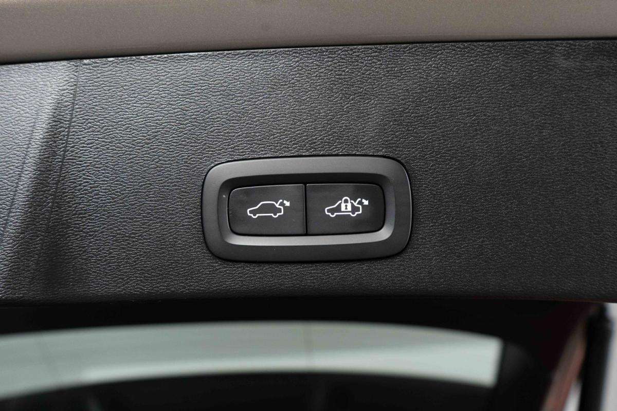 volvo-xc40-2022-hibrido-a-gasolina-1477cc
