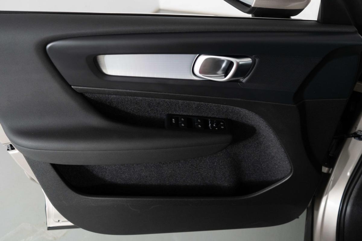 volvo-xc40-2022-hibrido-a-gasolina-1477cc