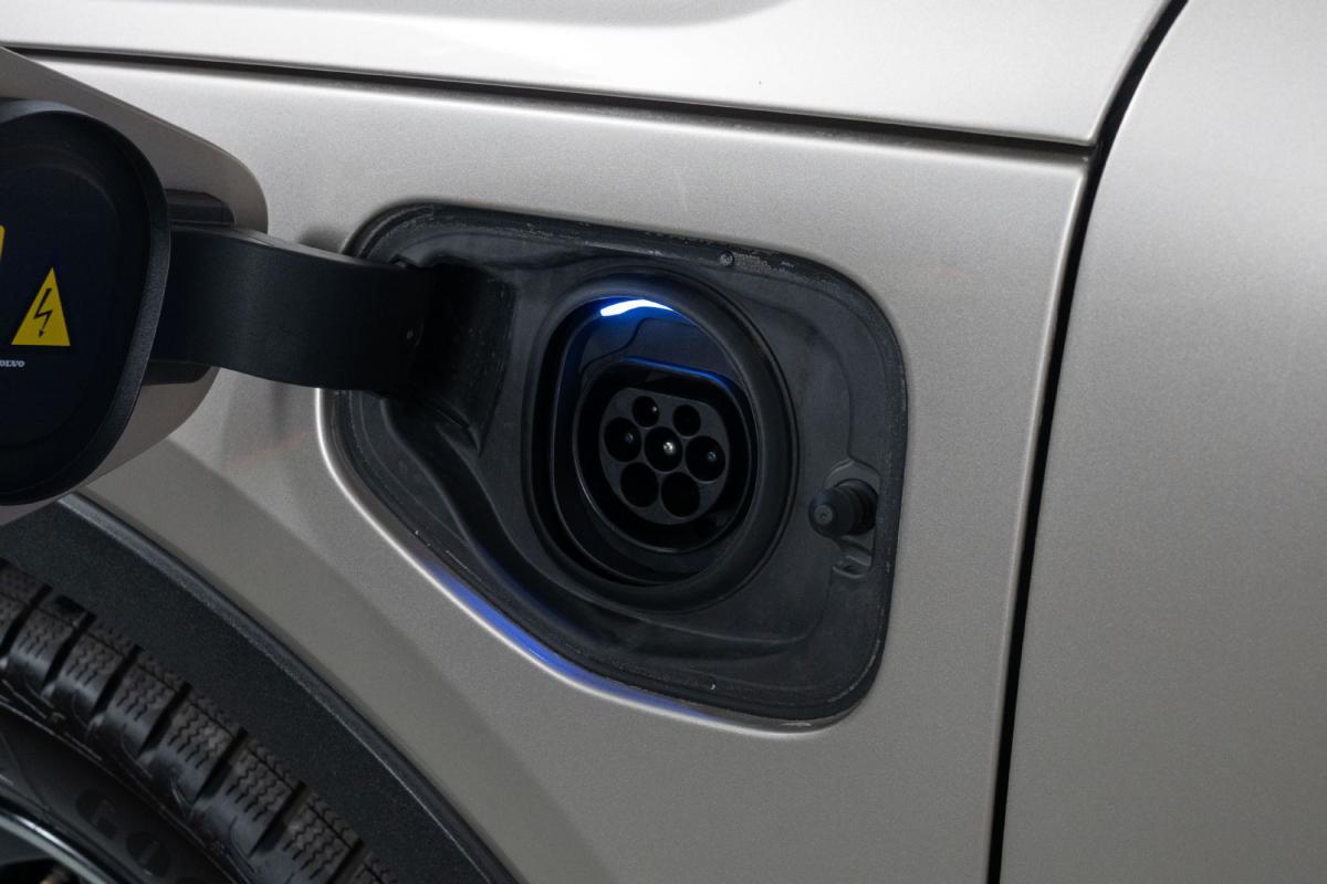 volvo-xc40-2022-hibrido-a-gasolina-1477cc