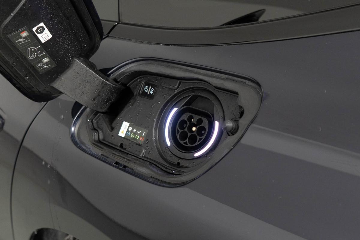peugeot-508-sw-2021-hibrido-a-gasolina-1598cc