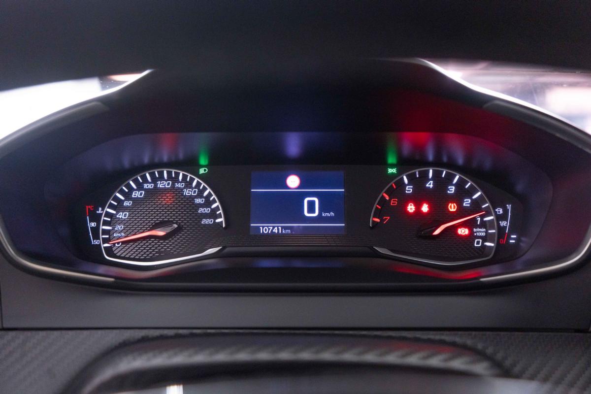 peugeot-208-2024-gasolina-1199cc