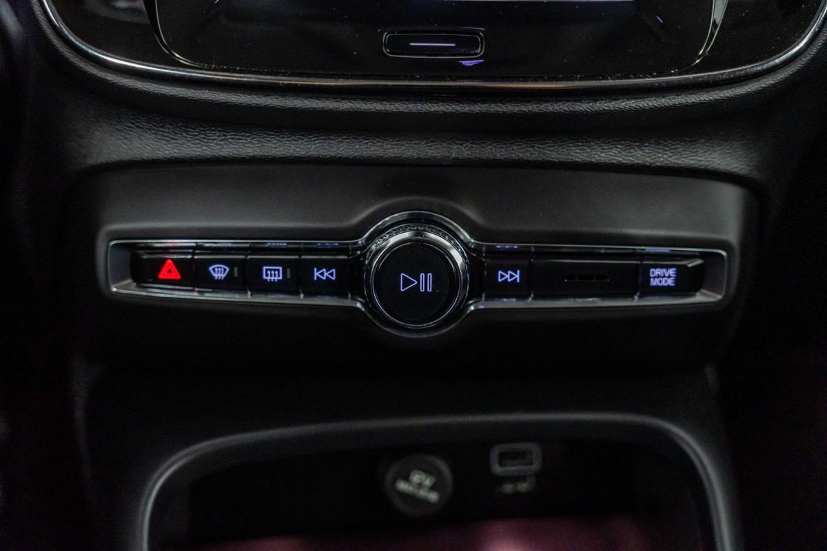 volvo-xc40-2022-hibrido-a-gasolina-1477cc