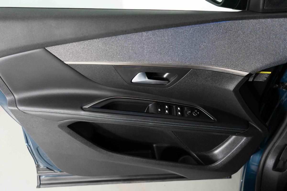 peugeot-5008-2022-gasolina-1199cc