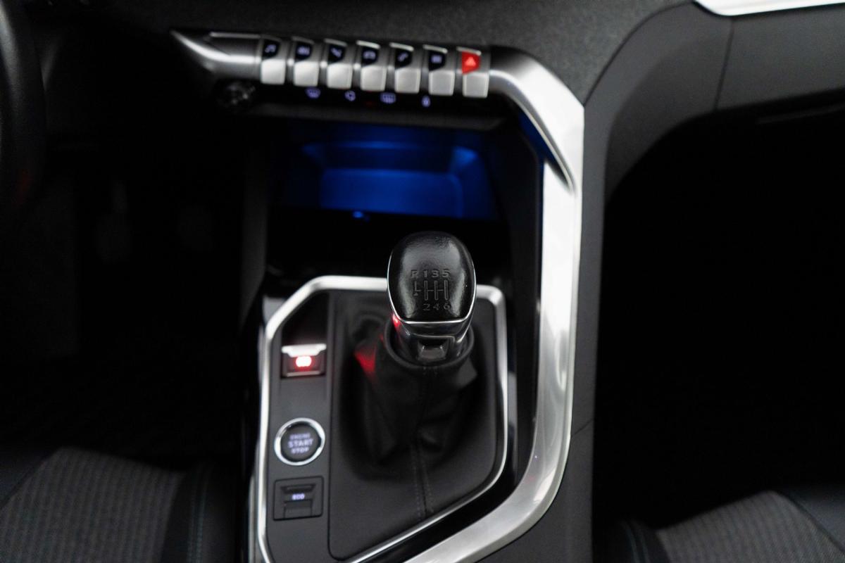 peugeot-5008-2022-gasolina-1199cc