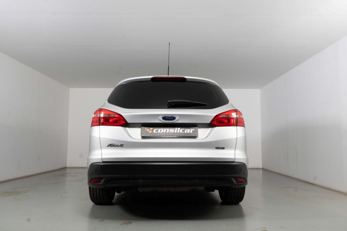 ford-focus-sw-2015-gasolina-998cc