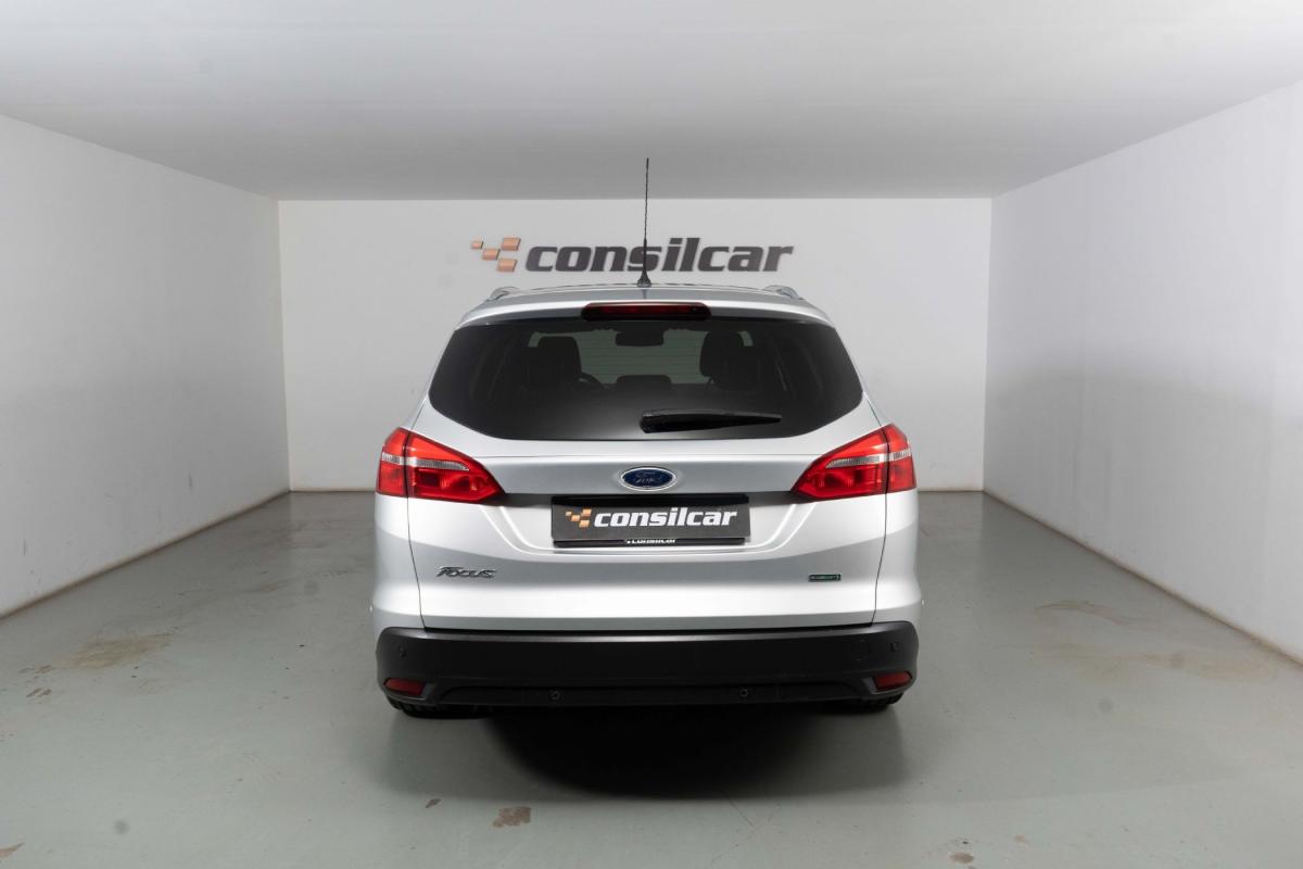 ford-focus-sw-2015-gasolina-998cc