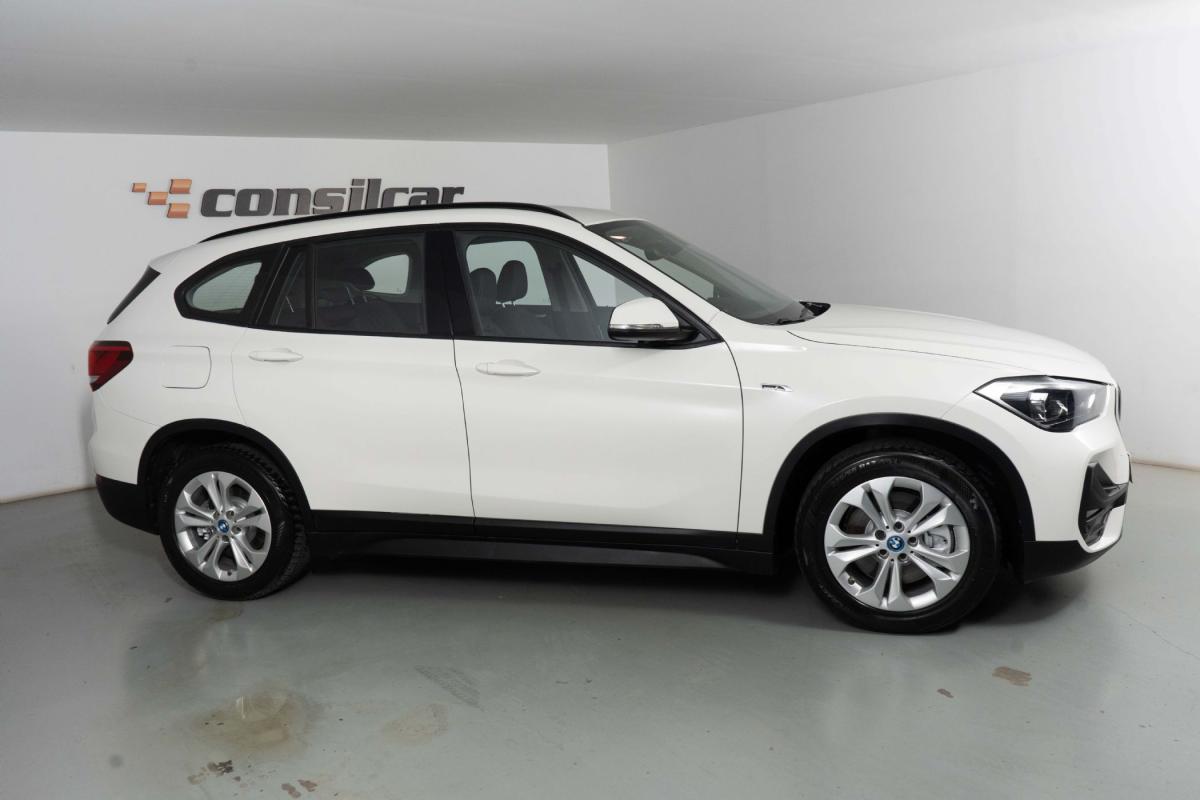 bmw-x1-2022-hibrido-a-gasolina-1499cc