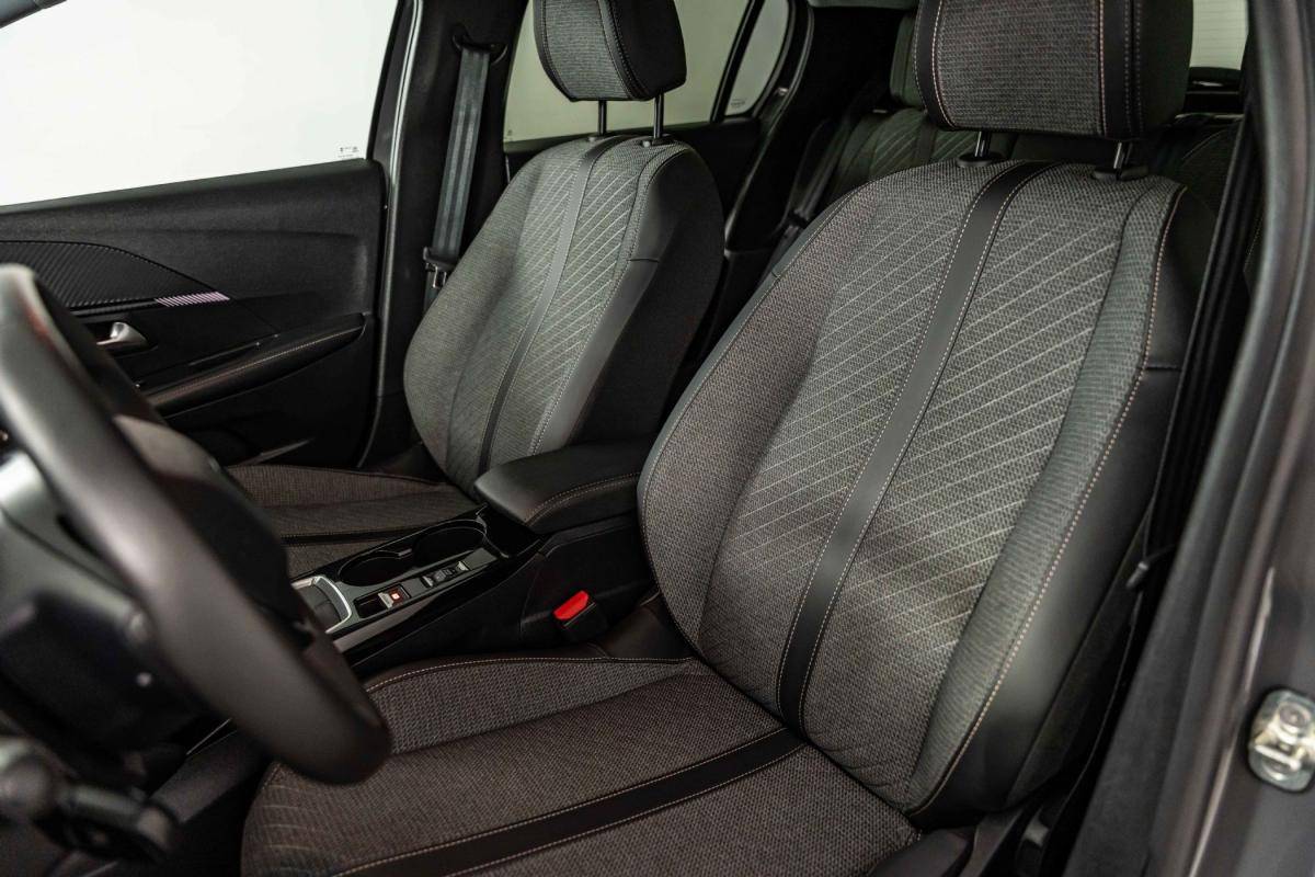peugeot-208-2025-gasolina-1199cc