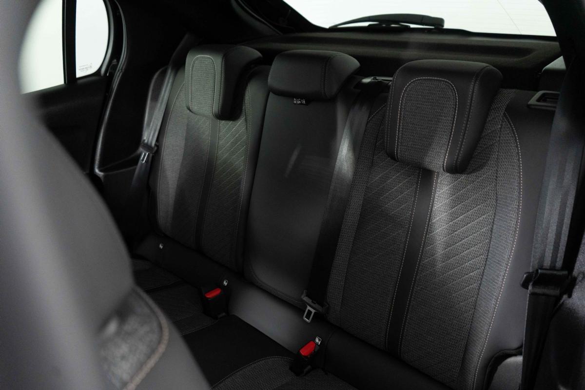 peugeot-208-2025-gasolina-1199cc