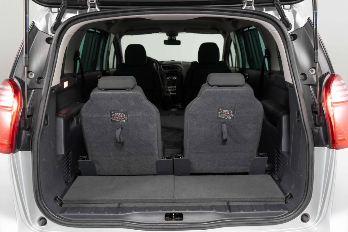 peugeot-5008-2014-diesel-1560cc