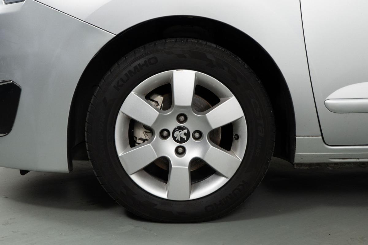 peugeot-5008-2014-diesel-1560cc