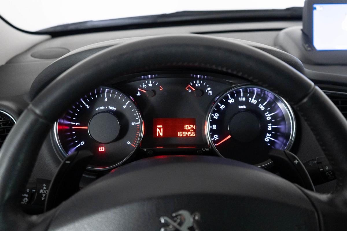 peugeot-5008-2014-diesel-1560cc