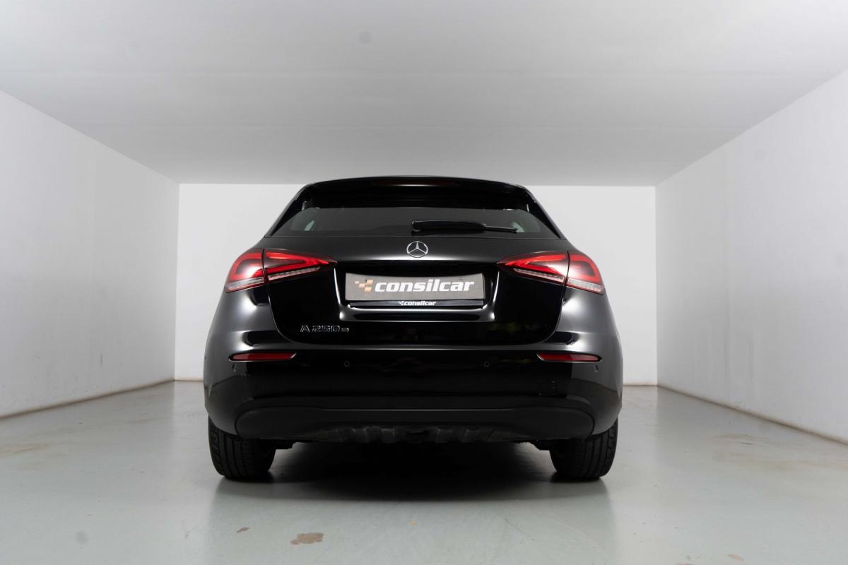 mercedes-benz-classe-a-2021-hibrido-a-gasolina-1332cc