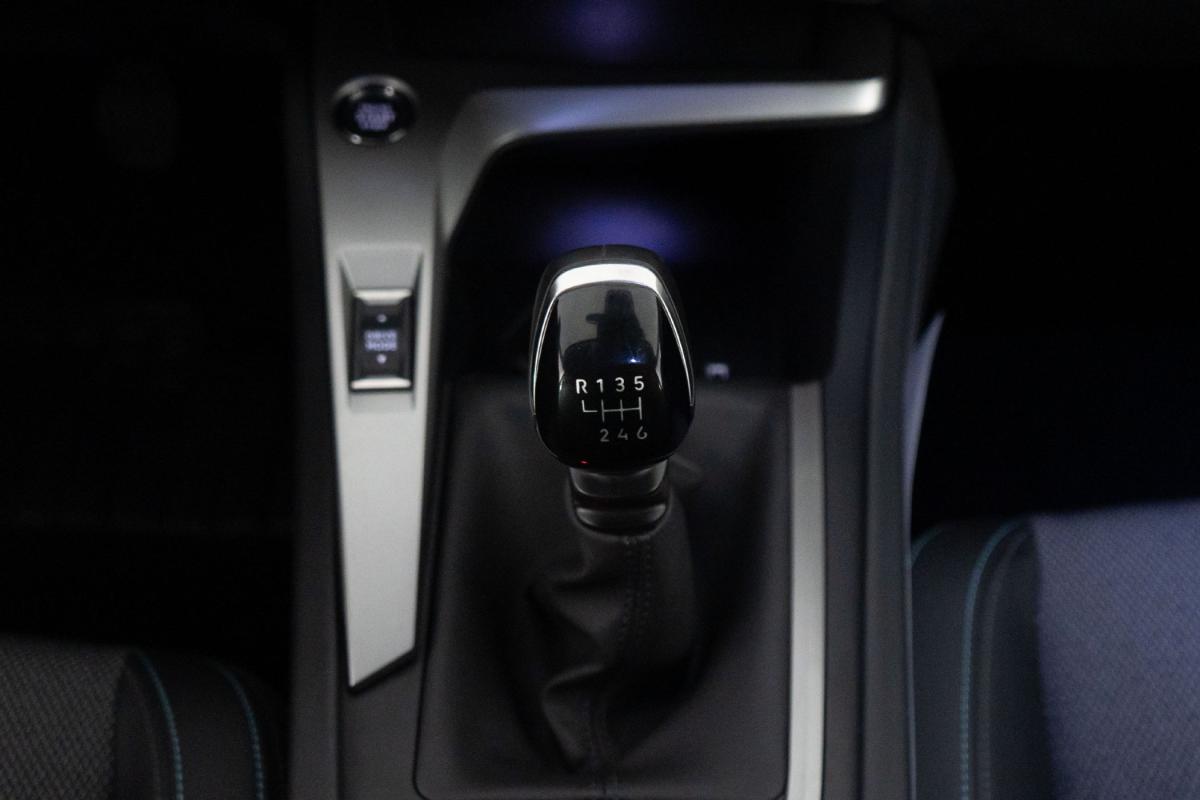 peugeot-308-2024-gasolina-1199cc