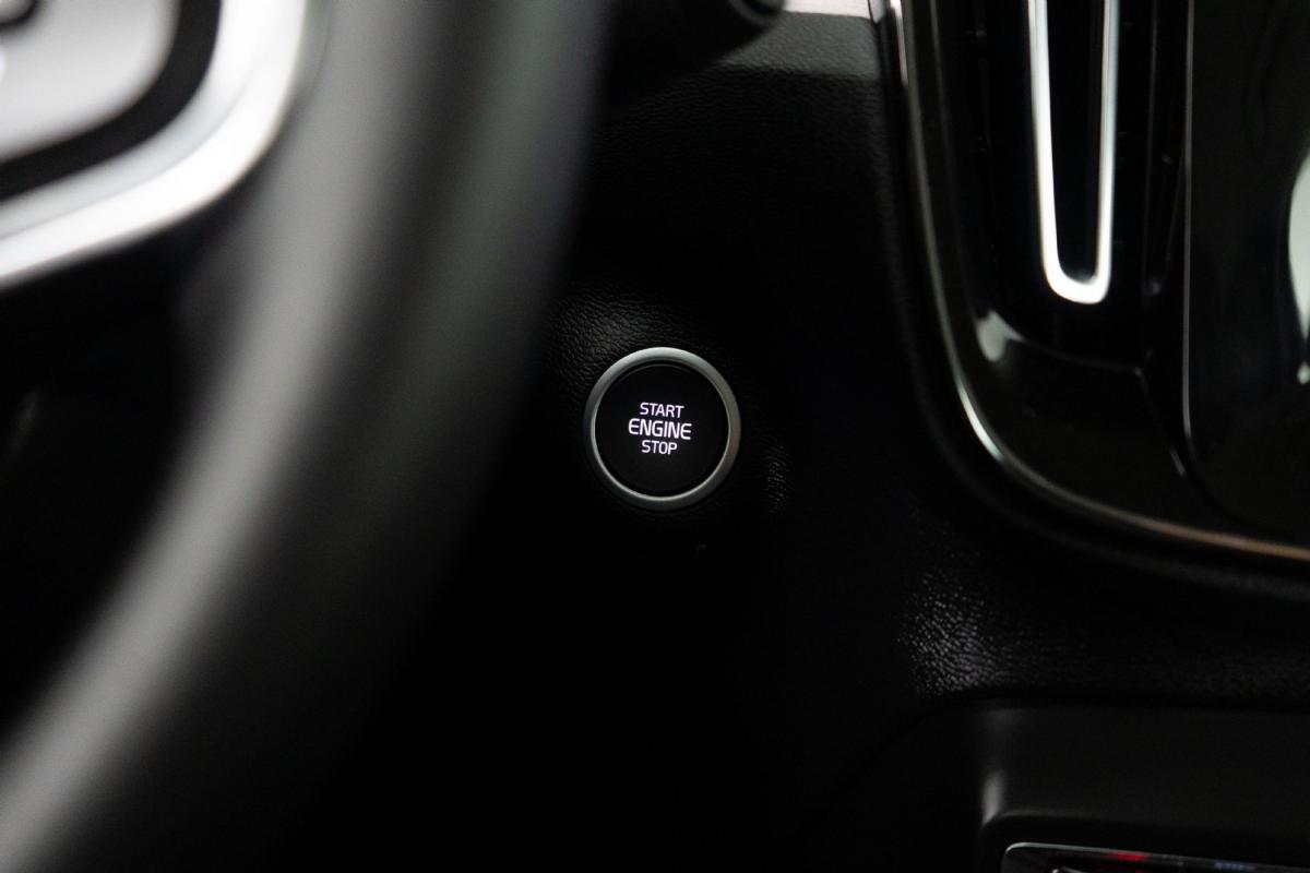 volvo-xc40-2022-hibrido-a-gasolina-1477cc
