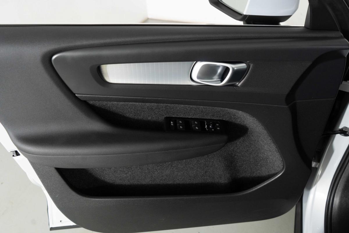 volvo-xc40-2022-hibrido-a-gasolina-1477cc