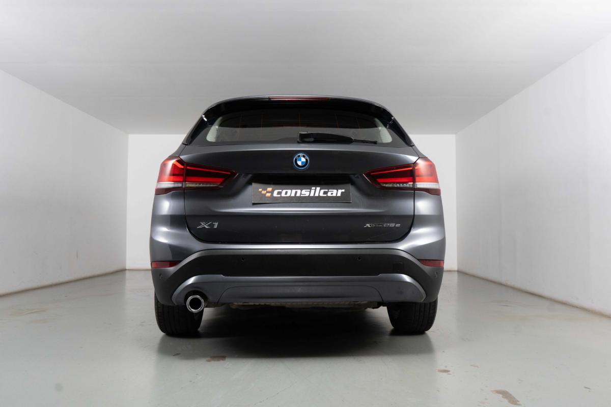 bmw-x1-2022-hibrido-a-gasolina-1499cc
