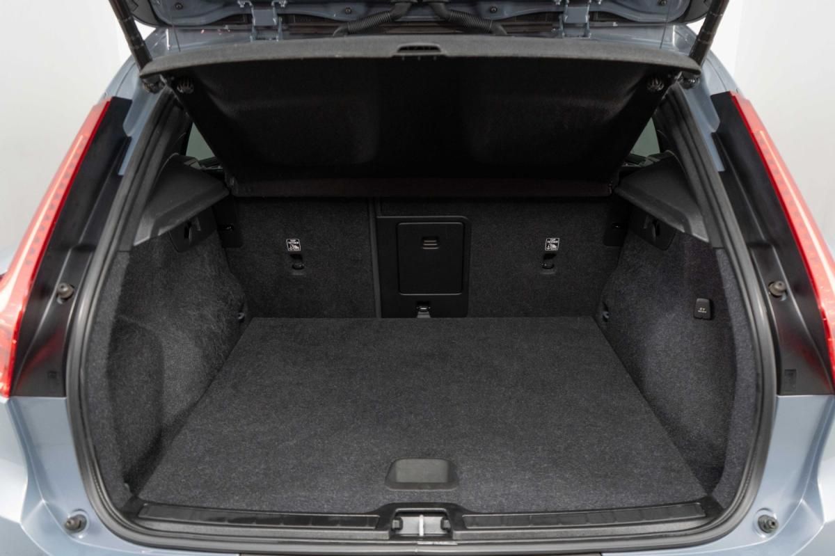volvo-xc40-2022-hibrido-a-gasolina-1477cc