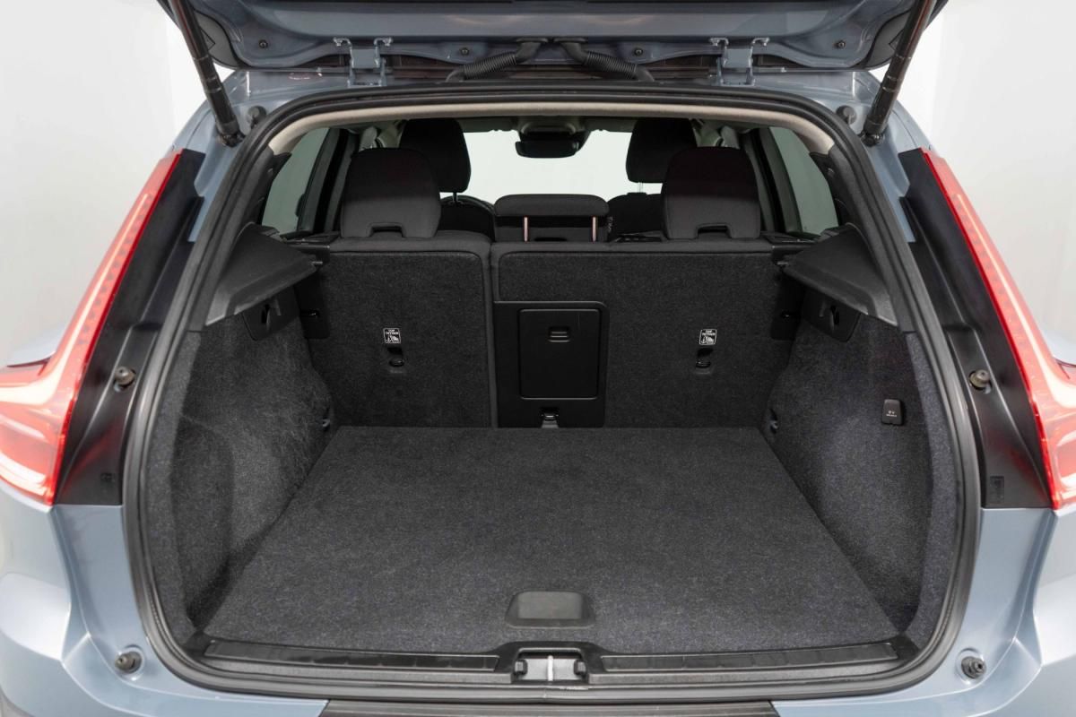 volvo-xc40-2022-hibrido-a-gasolina-1477cc