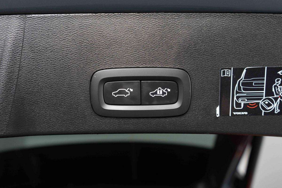 volvo-xc40-2022-hibrido-a-gasolina-1477cc
