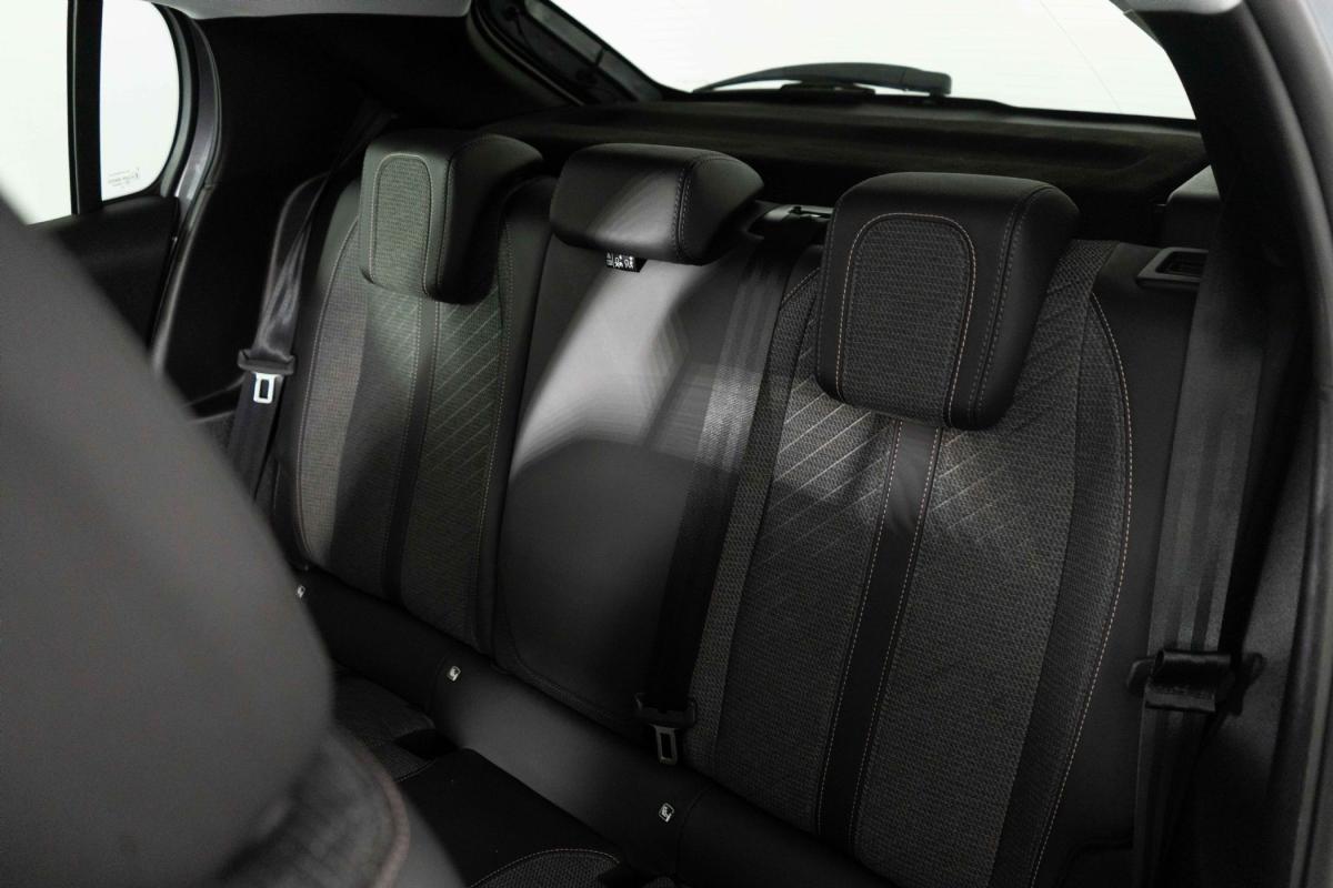 peugeot-208-2025-gasolina-1199cc
