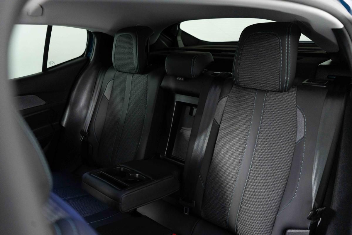peugeot-408-2025-gasolina-1199cc