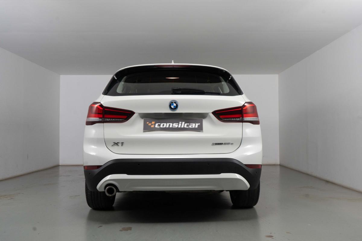 bmw-x1-2022-hibrido-a-gasolina-1499cc