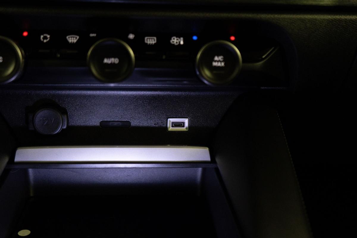 citroen-c5-x-2024-hibrido-a-gasolina-1598cc