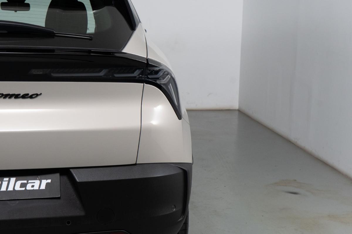 alfa-romeo-junior-2025-eletrico-0cc