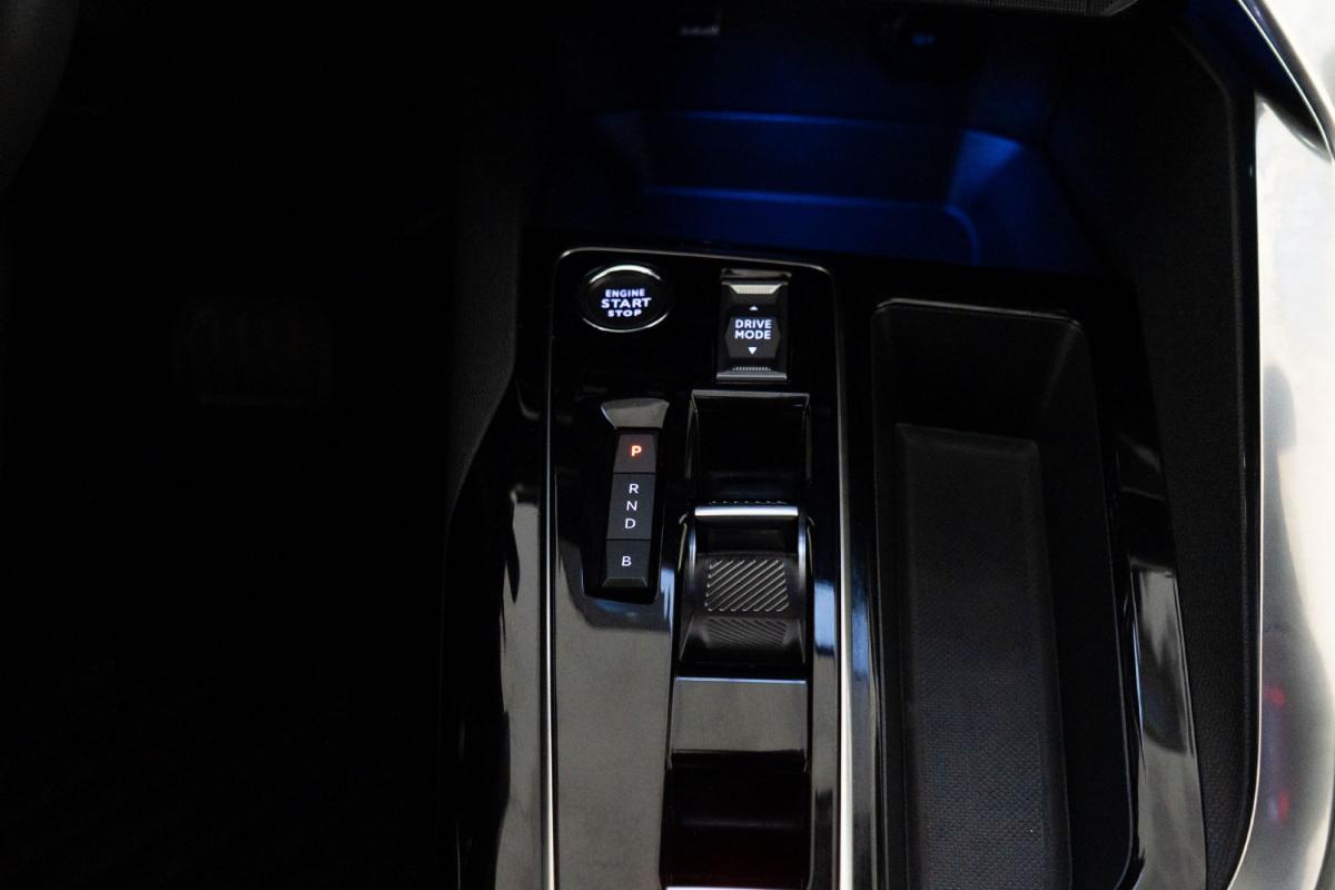 peugeot-3008-2024-hibrido-a-gasolina-1598cc