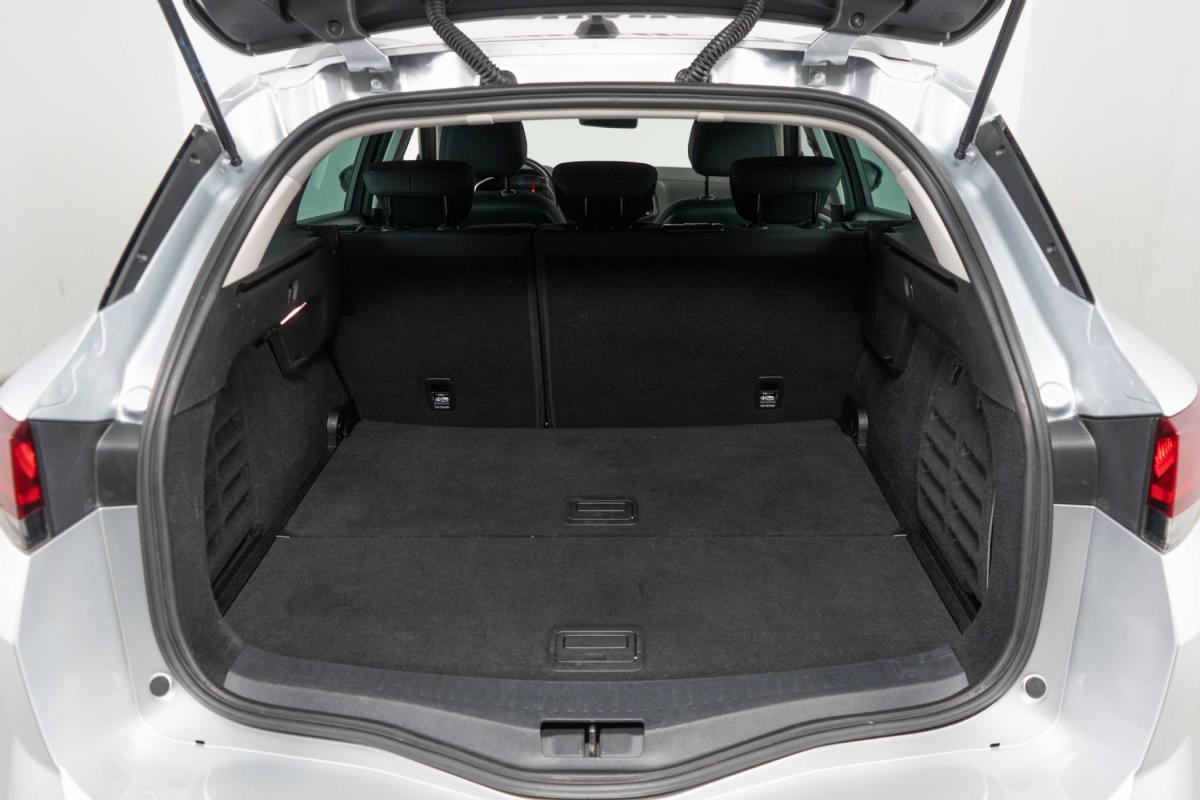 renault-megane-sport-tourer-2021-diesel-1461cc