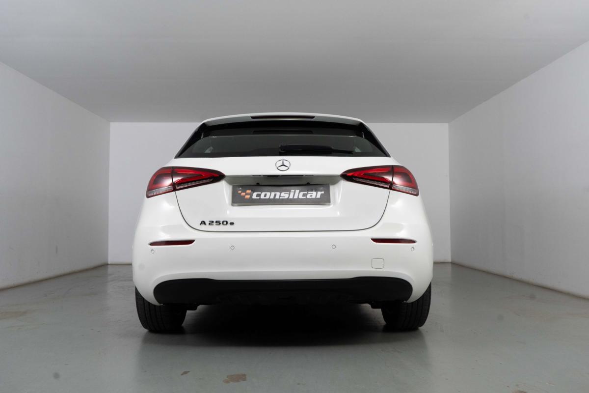 mercedes-benz-classe-a-2020-hibrido-a-gasolina-1332cc