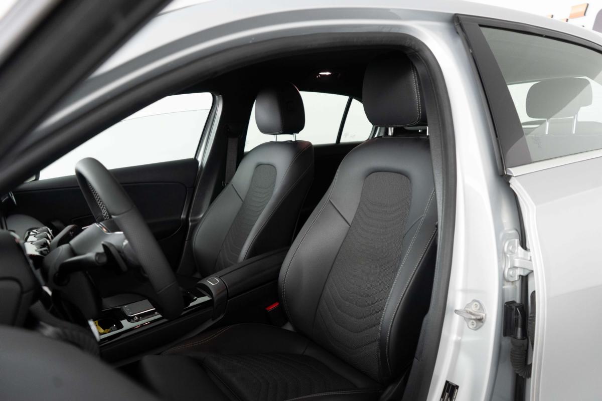 mercedes-benz-classe-a-2023-hibrido-a-gasolina-1332cc
