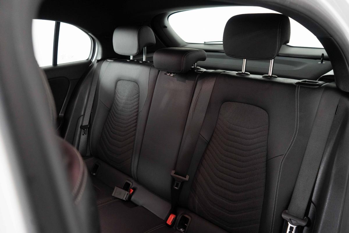 mercedes-benz-classe-a-2023-hibrido-a-gasolina-1332cc