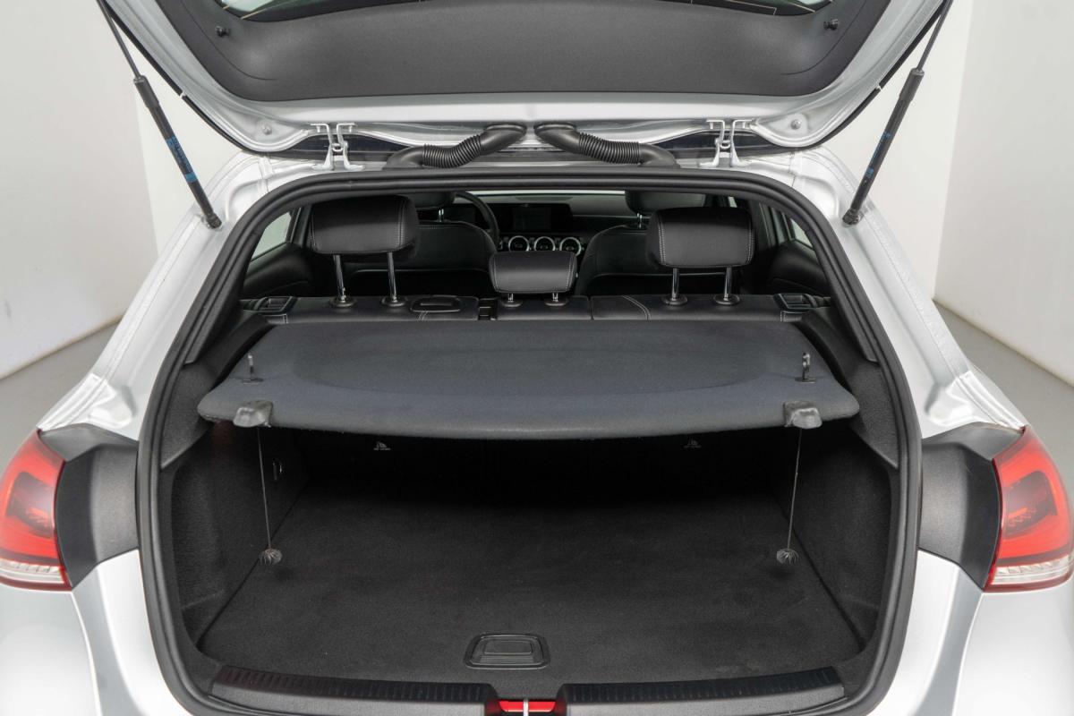 mercedes-benz-classe-a-2023-hibrido-a-gasolina-1332cc