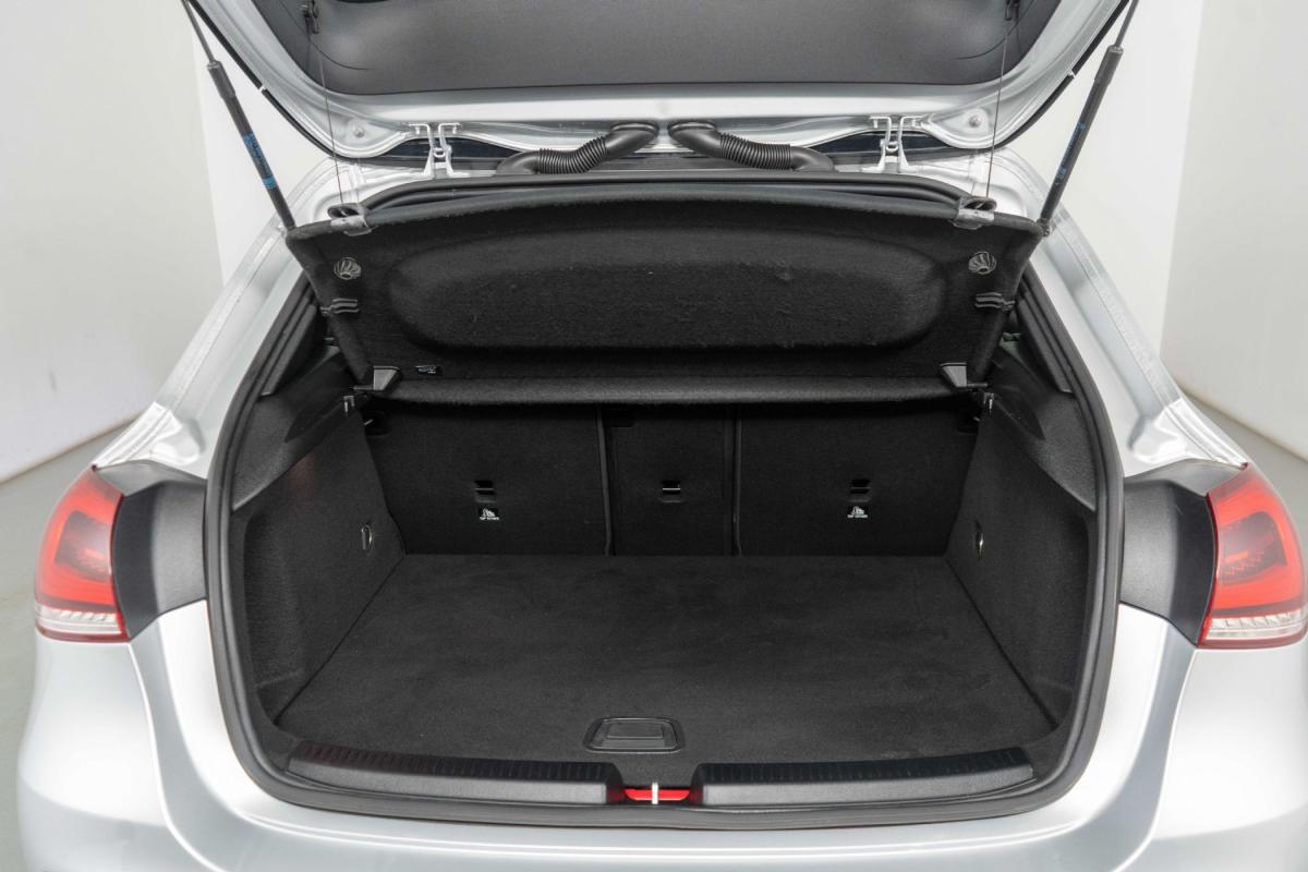 mercedes-benz-classe-a-2023-hibrido-a-gasolina-1332cc