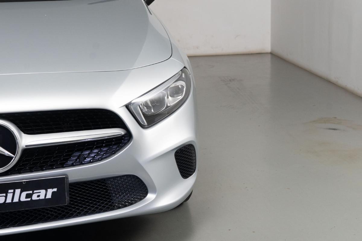 mercedes-benz-classe-a-2023-hibrido-a-gasolina-1332cc
