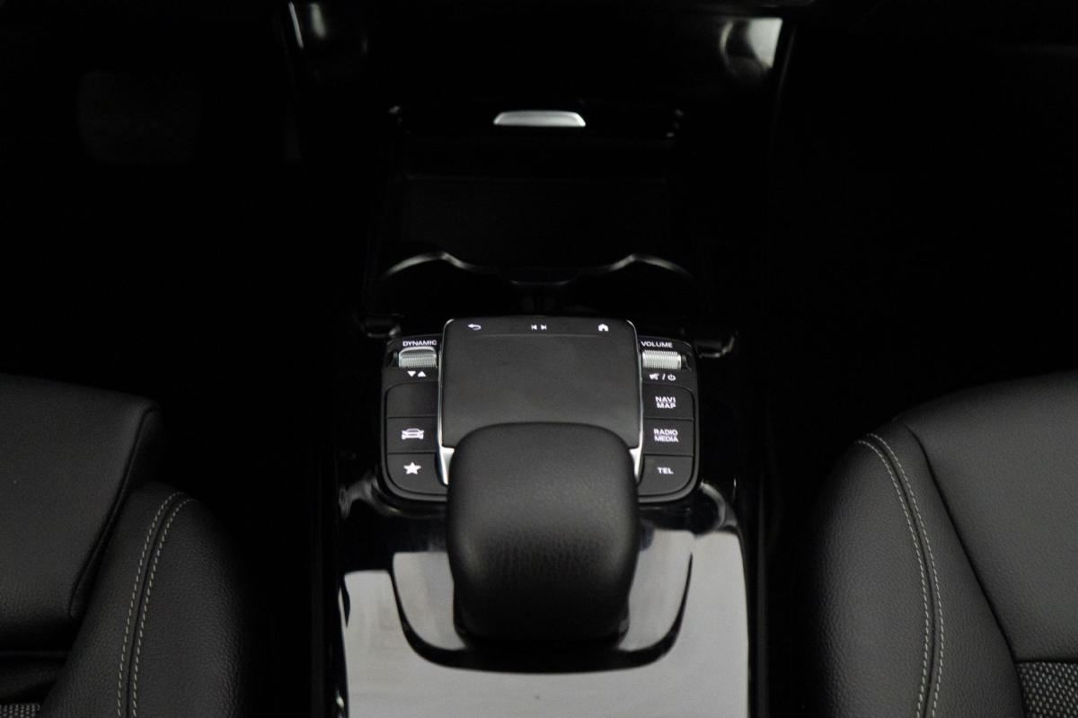 mercedes-benz-classe-a-2023-hibrido-a-gasolina-1332cc