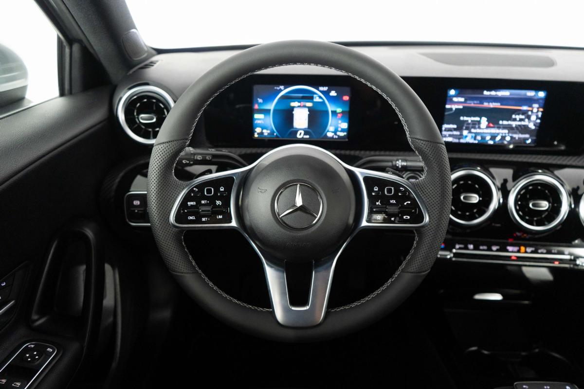 mercedes-benz-classe-a-2023-hibrido-a-gasolina-1332cc
