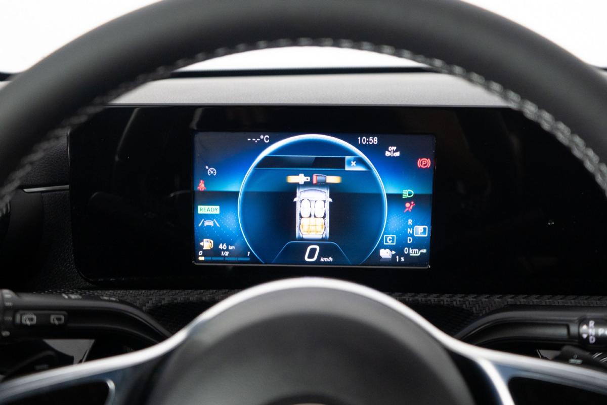 mercedes-benz-classe-a-2023-hibrido-a-gasolina-1332cc