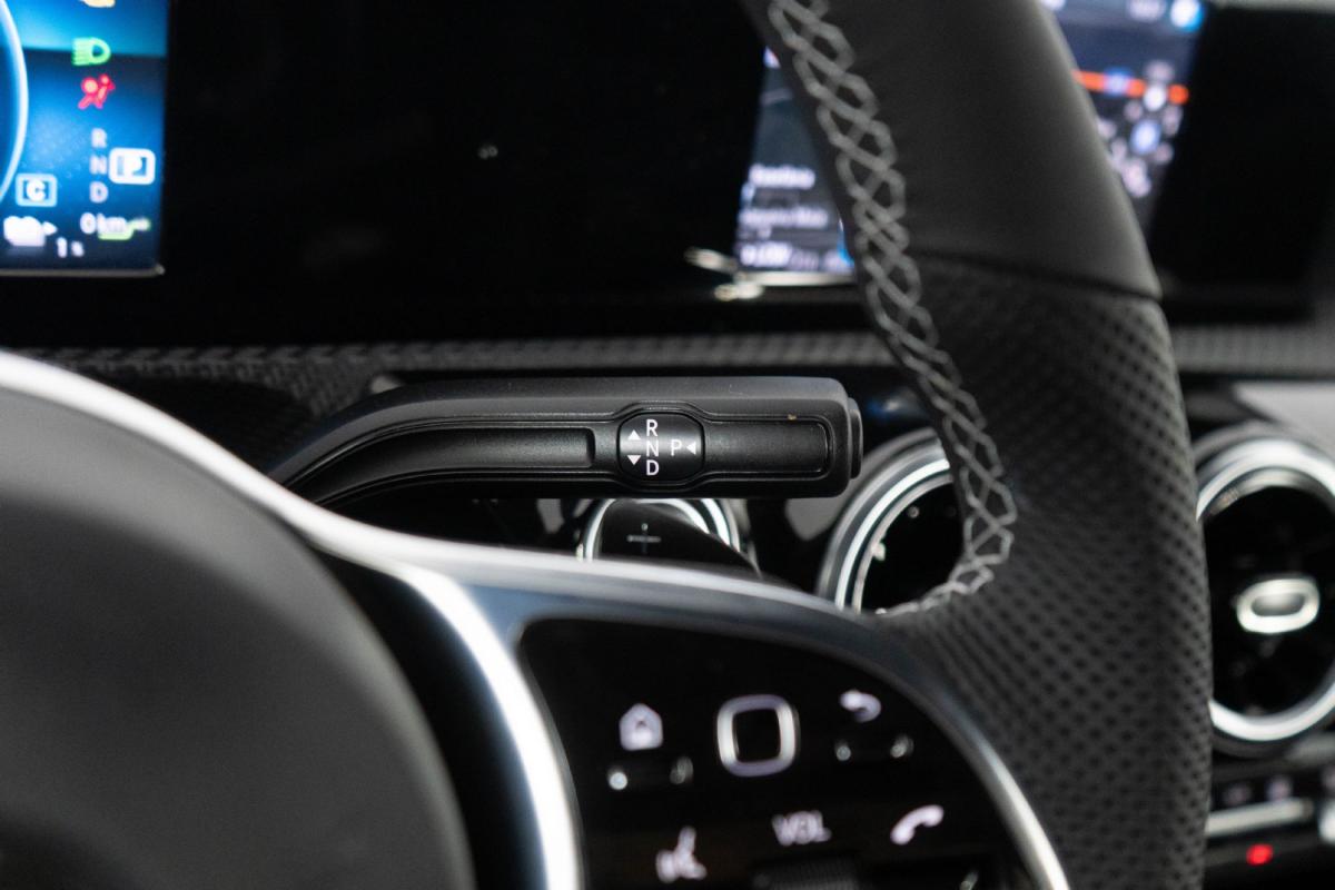 mercedes-benz-classe-a-2023-hibrido-a-gasolina-1332cc