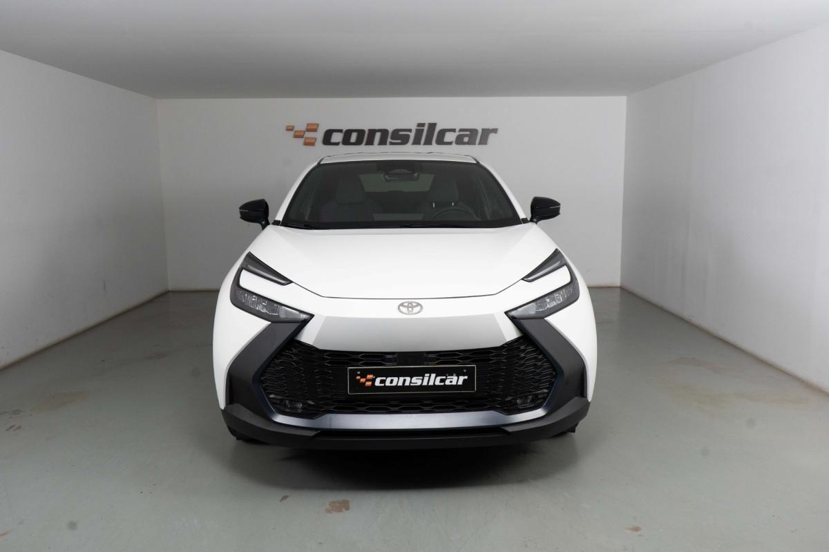 toyota-c-hr-2025-hibrido-a-gasolina-1987cc