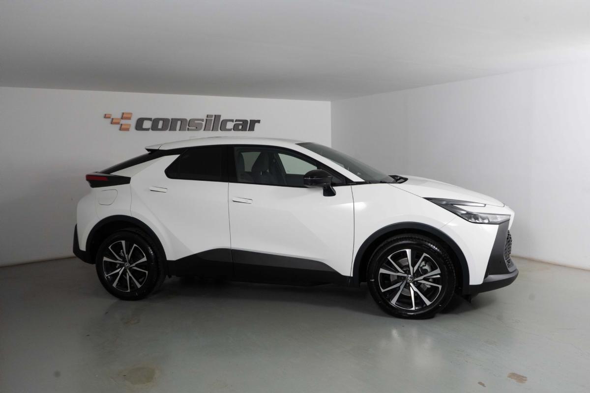 toyota-c-hr-2025-hibrido-a-gasolina-1987cc