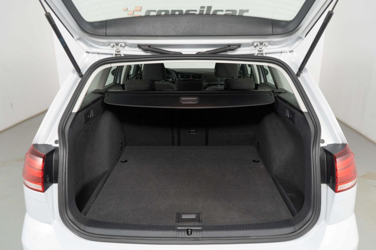 volkswagen-golf-variant-2017-diesel-1598cc