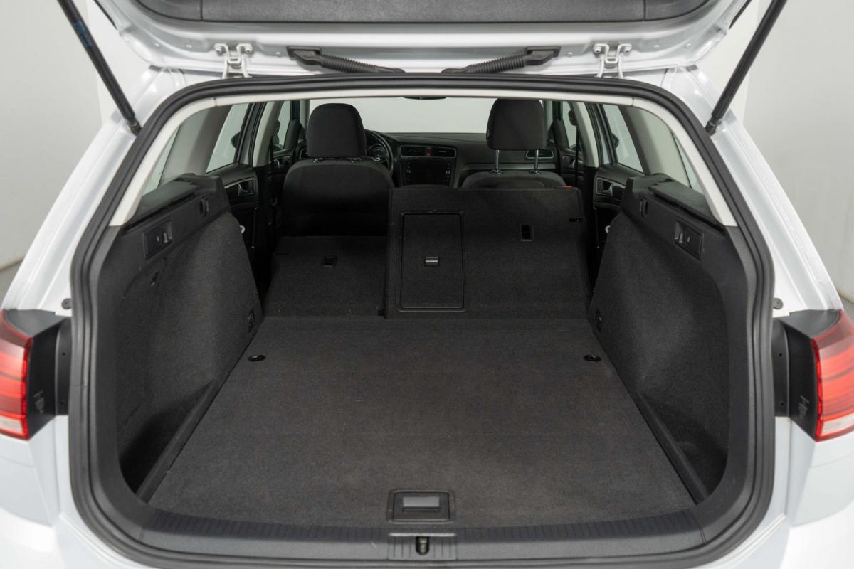 volkswagen-golf-variant-2017-diesel-1598cc